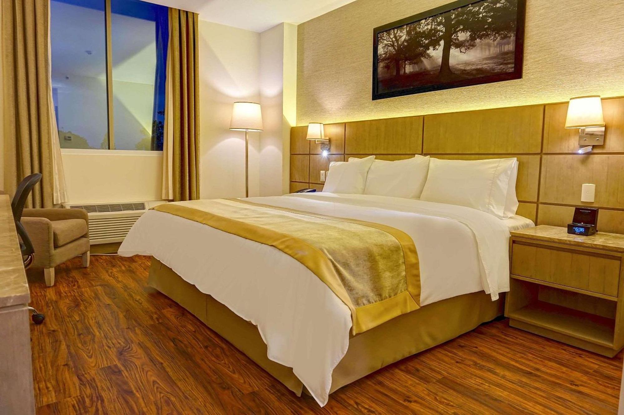 Radisson Hotel Guayaquil Exterior foto A bedroom