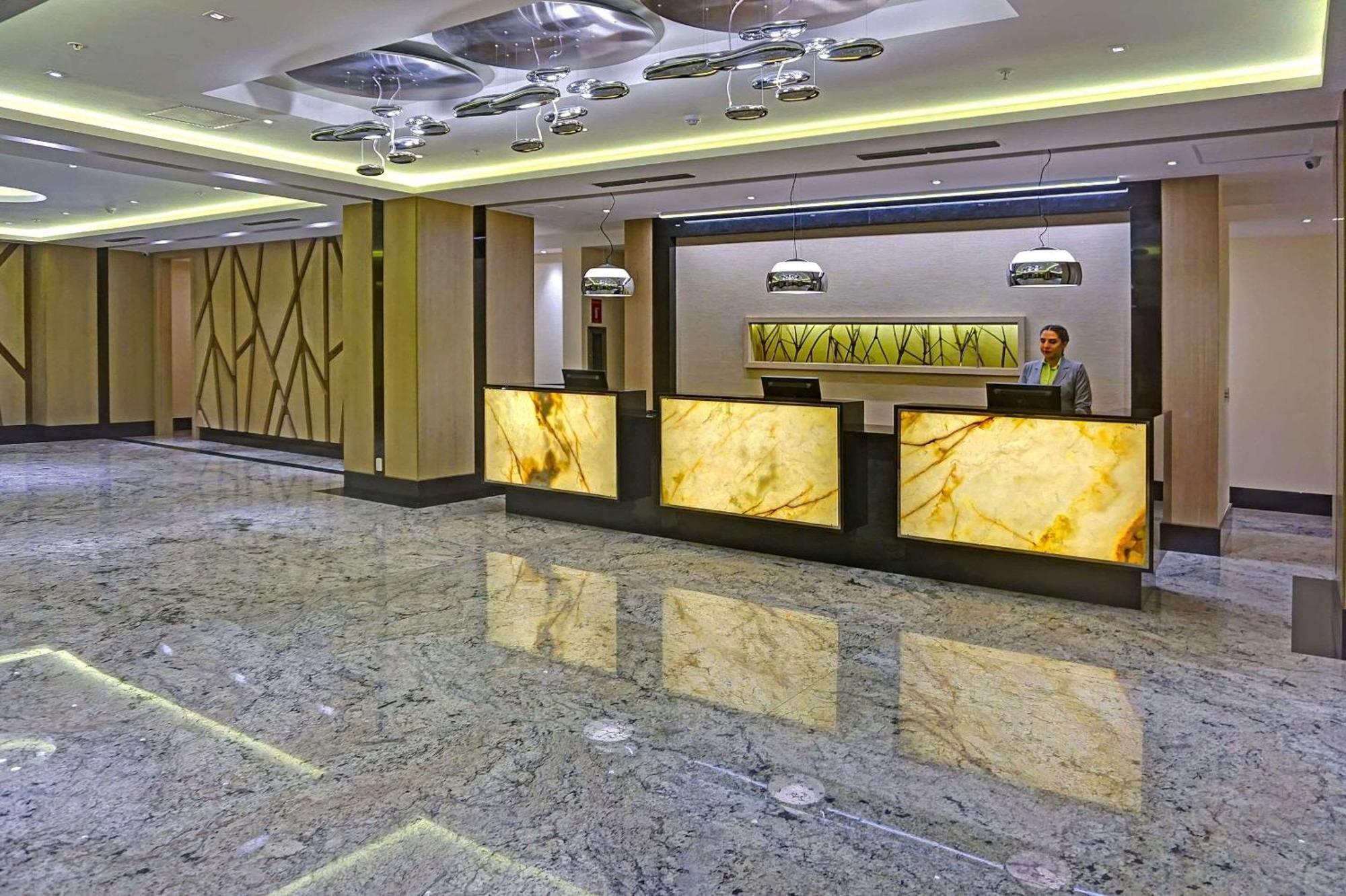Radisson Hotel Guayaquil Exterior foto Lobby